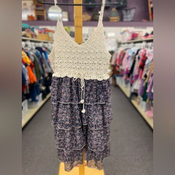 Keren Hart Ladies M/LG Blakc and red Floral Dress - Picture 1 of 7